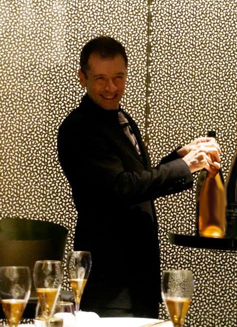 �R���T���Ɩ� 